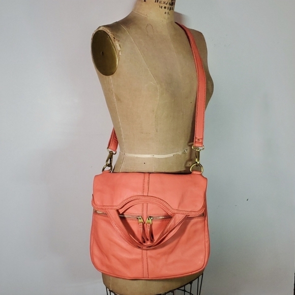 Fossil Erin Crossbody Fold Over Handbag Coral Pink Leather Brass Hardware Zip - Picture 1 of 12
